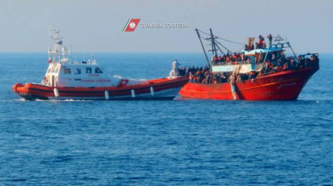 Naufragio barcone si temono 700 morti nel Canale di Sicilia