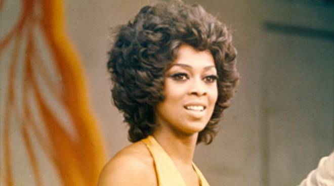 LOLA FALANA