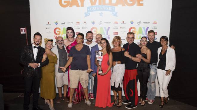 Gay Village RID - Foto con giurati per la vincitrice