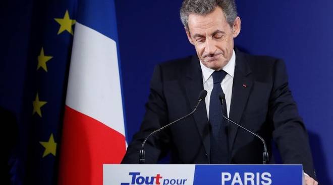 Sarkozy eliminato dalla corsa alla candidatura a presidente della Francia.