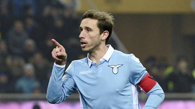 Biglia autore del gol della Lazio, su rigore.