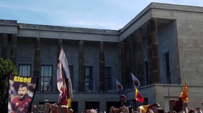 protesta tifosi Roma 17-05-19