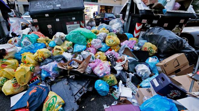 RIFIUTI A ROMA