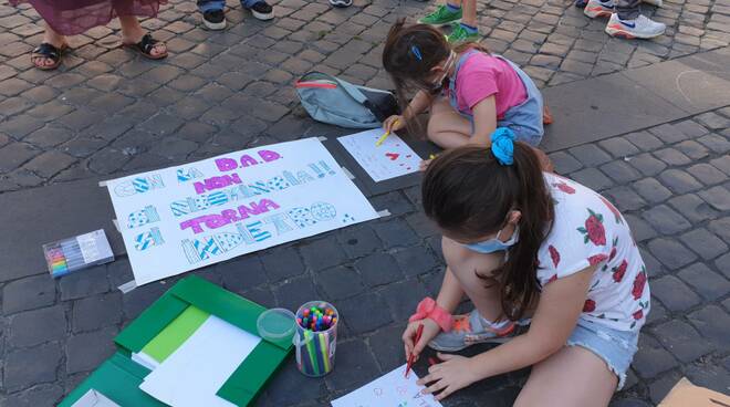 manifestazione studenti e professori