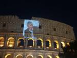 immagine gigi proietti su colosseo