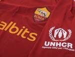 maglia as roma con logo unhcr