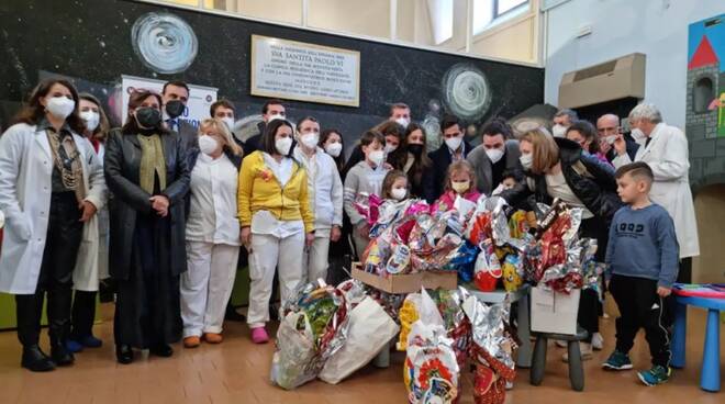 uova di pasqua bambini policlinico