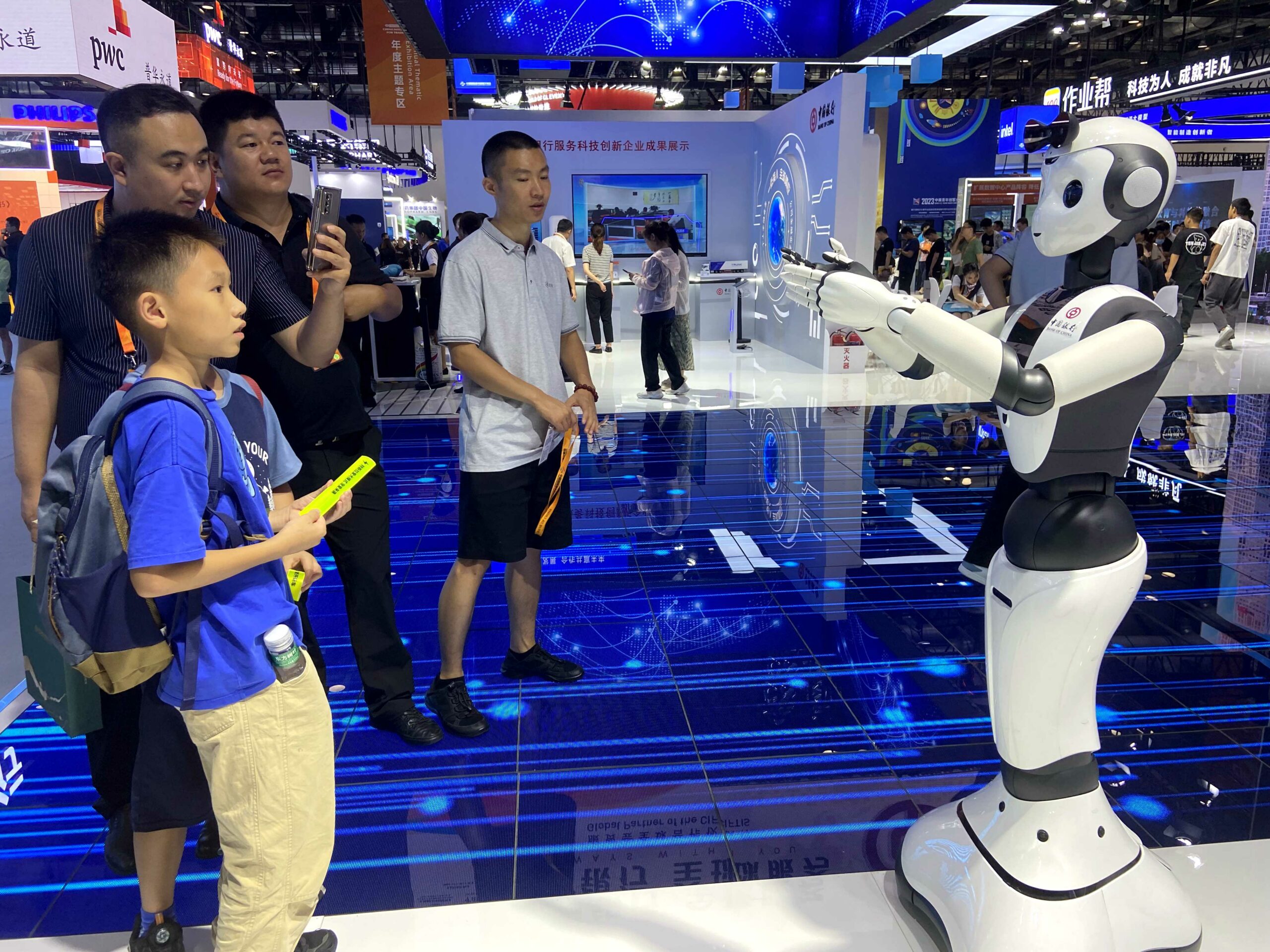 Cina: capitalizza opportunita’ IA per alimentare crescita alta qualita’